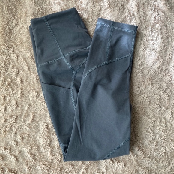 Victoria’s Secret Sport High Rise Leggings - Picture 2 of 4